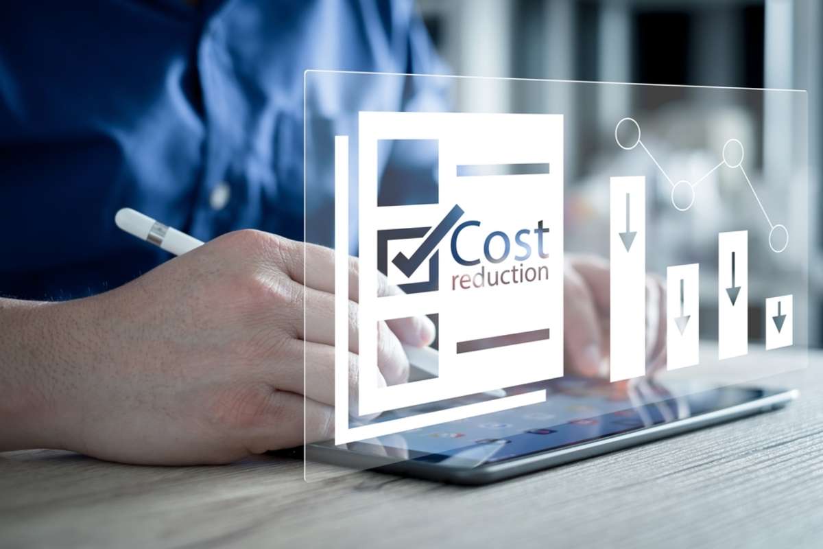 Choosing an independent contractor virtual assistant can be the first step toward payroll cost savings